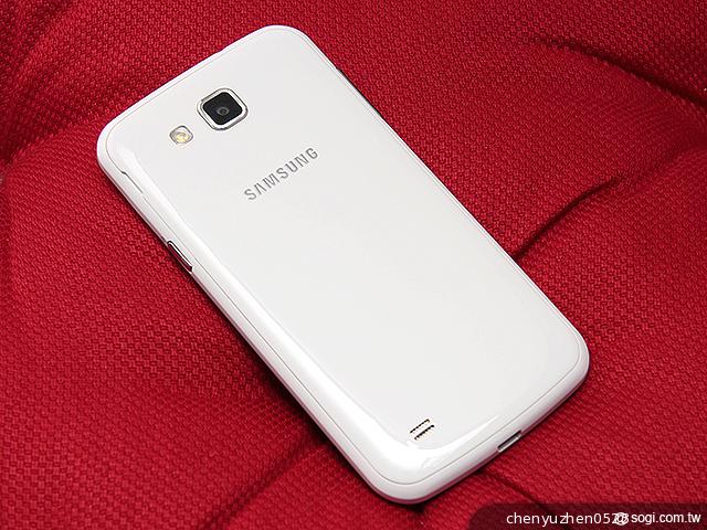 輕巧大視野 三星GALAXY Premier變臉機