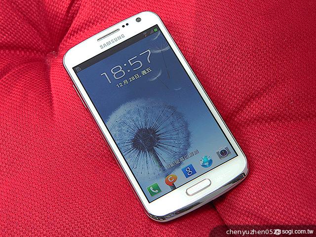 輕巧大視野 三星GALAXY Premier變臉機