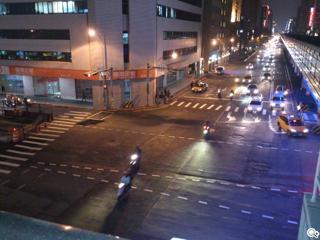 Sony Xperia T 心動弧線arc外型 怦然登場 Sony Xperia T 心動弧線arc外型 怦然登場