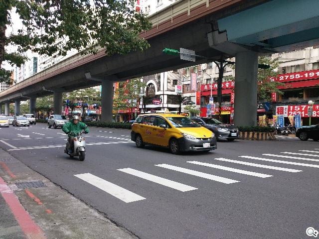 Sony Xperia T 心動弧線arc外型 怦然登場 Sony Xperia T 心動弧線arc外型 怦然登場