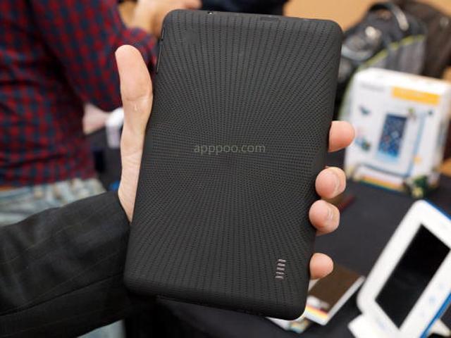 Polaroid推M7、M10平板 點名挑戰iPad mini【CES 2013】