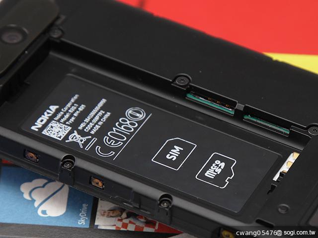 NOKIA Lumia 820無線充電彩殼換換機