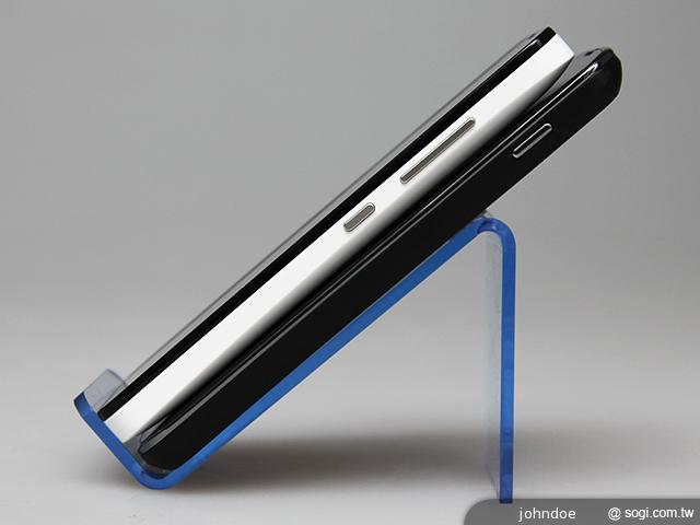 萬元有找四核手機 Nexus4、小米MI2機身比拚