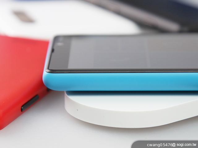 NOKIA Lumia 820無線充電彩殼換換機