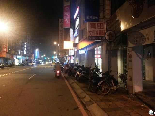 輕巧大視野 三星GALAXY Premier變臉機