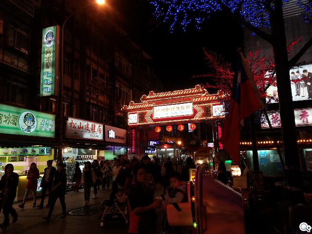 輕巧大視野 三星GALAXY Premier變臉機