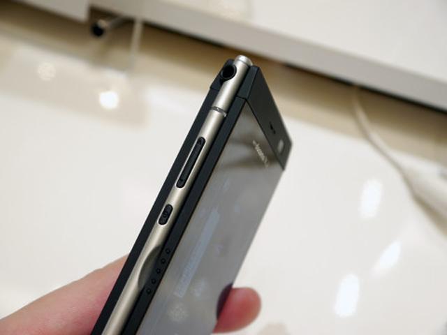 雙螢幕折叠手機NEC MEDIAS W N-05E 日本4月開賣