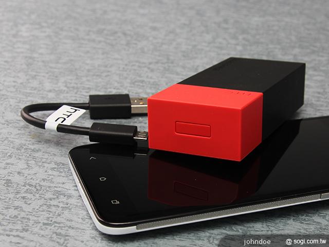 雙色混搭簡約時尚 HTC BB G600行動電源