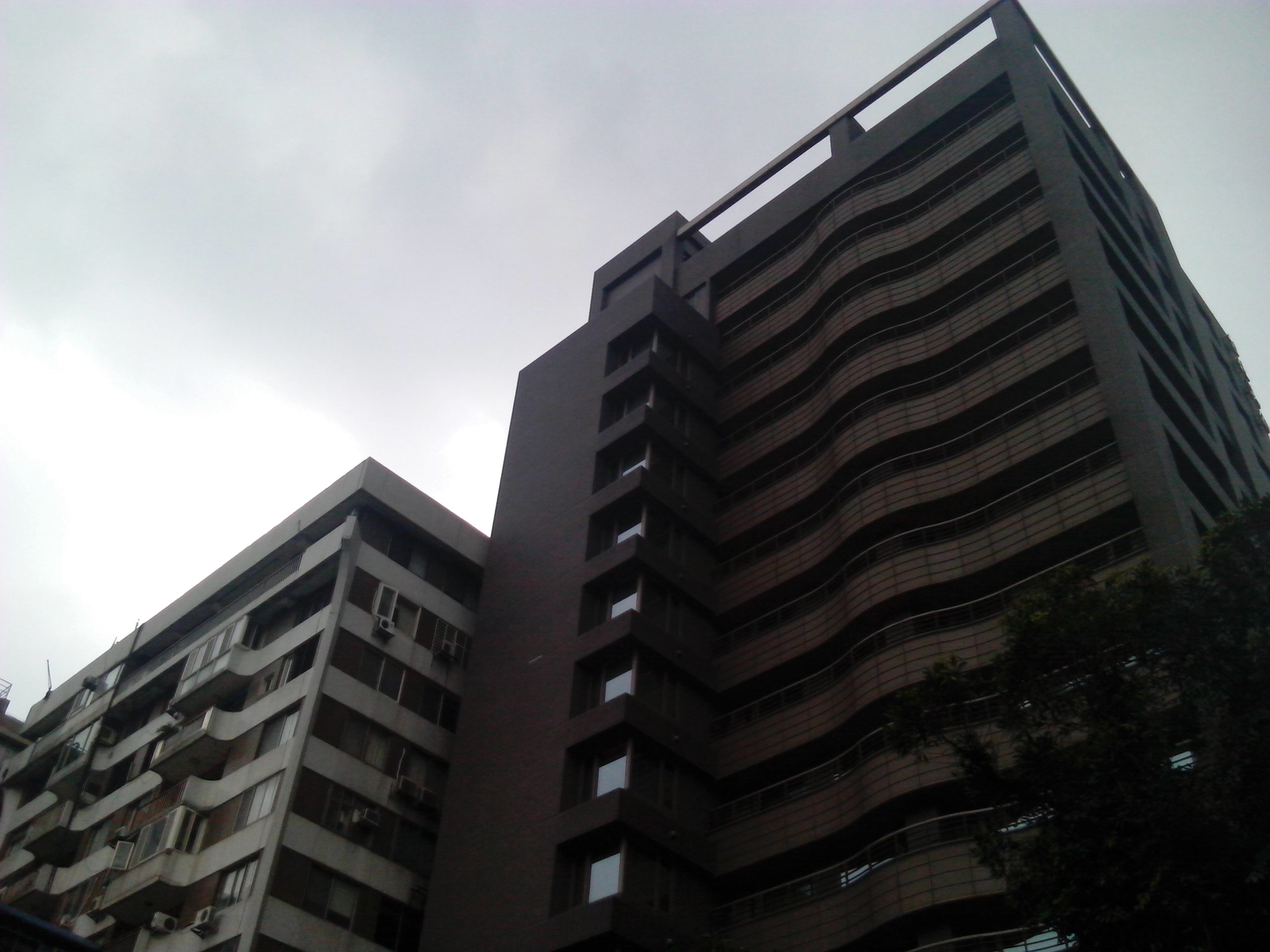 台灣製造的平價雙核手機 INHON PAPILIO G1