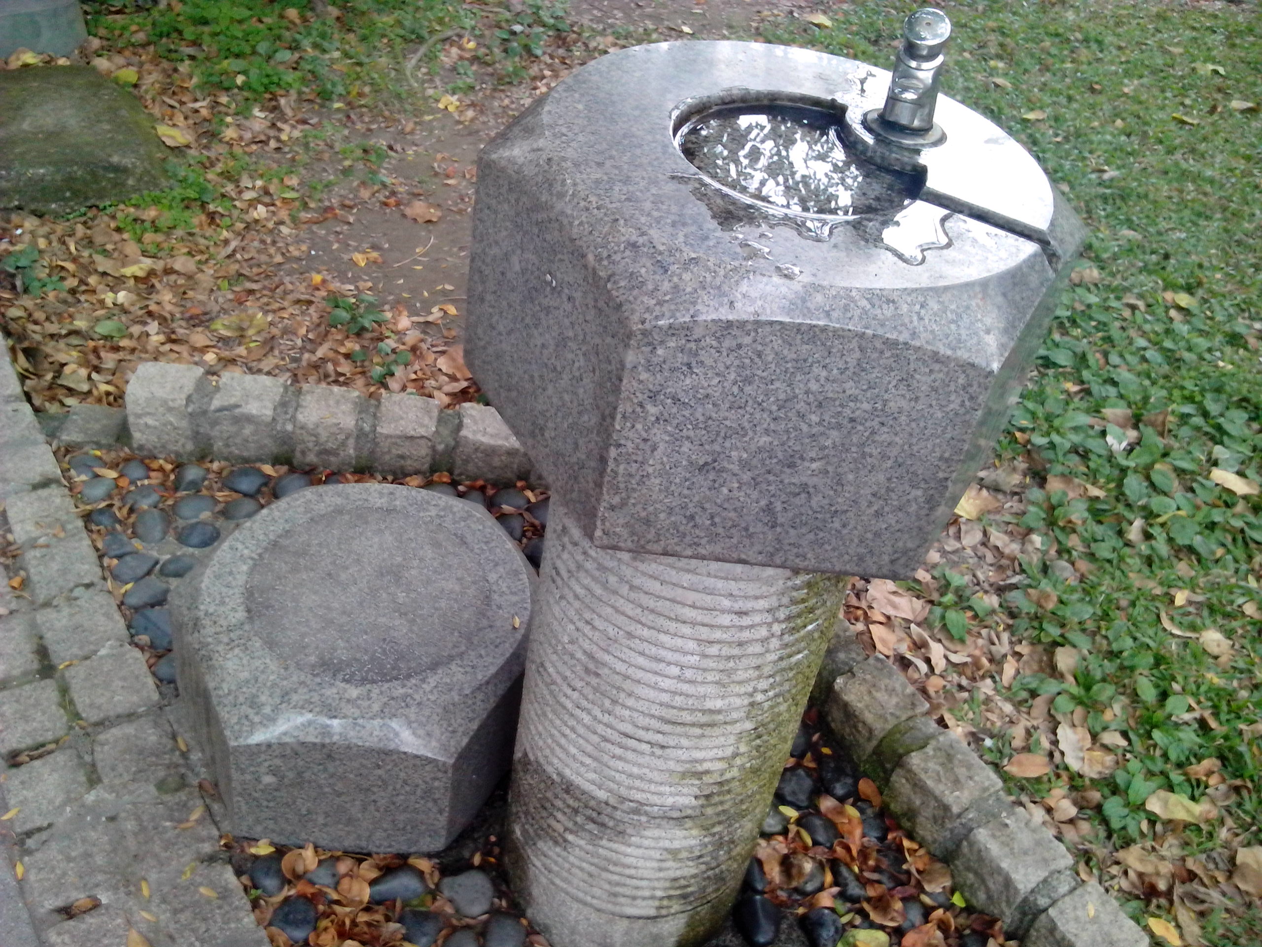 台灣製造的平價雙核手機 INHON PAPILIO G1