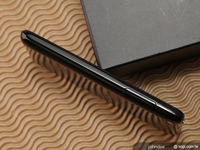 台灣製造的平價雙核手機 INHON PAPILIO G1