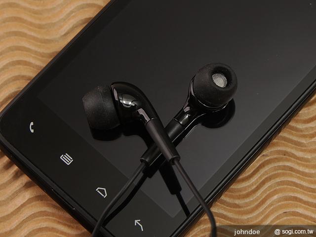 台灣製造的平價雙核手機 INHON PAPILIO G1