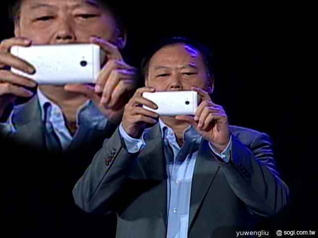 HTC One黑色現身?M7雙色到齊外觀全都露 HTC One黑色現身?M7雙色到齊外觀全都露