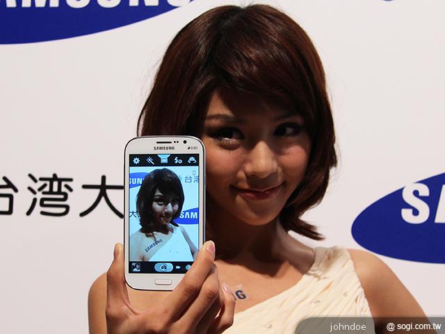 三星GALAXY Grand Duos五吋雙卡機月底開賣 單機13900 三星GALAXY Grand Duos五吋雙卡機月底開賣 單機13900