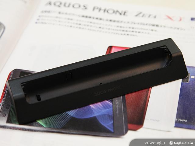 夏普AQUOS PHONE ZETA SH-02E極致效能日系美型