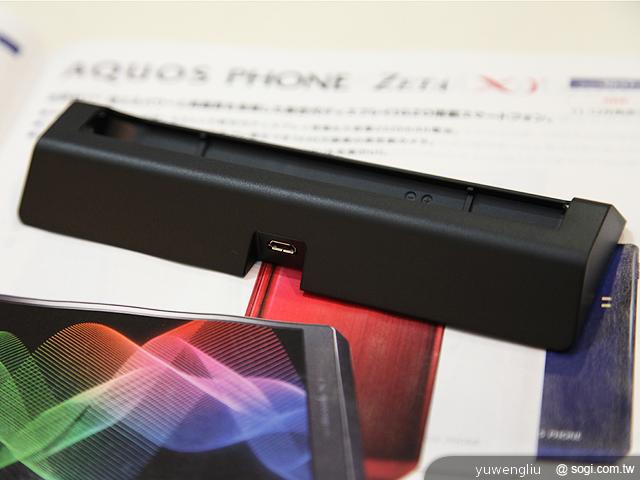 夏普AQUOS PHONE ZETA SH-02E極致效能日系美型