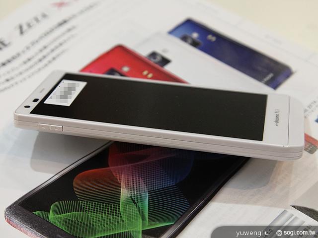 夏普AQUOS PHONE ZETA SH-02E極致效能日系美型