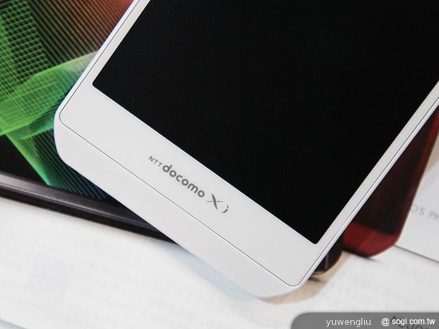 夏普AQUOS PHONE ZETA SH-02E極致效能日系美型