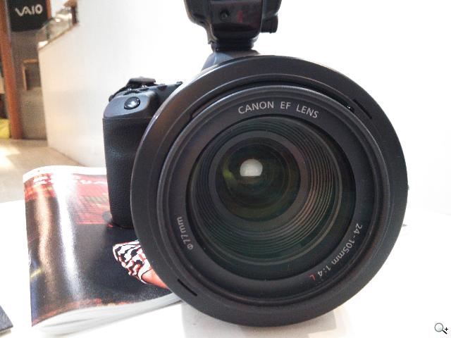 夏普AQUOS PHONE ZETA SH-02E極致效能日系美型