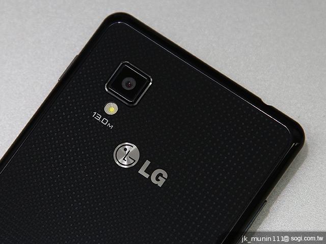 樂金四核旗艦機LG Optimus G 採水晶反射處理