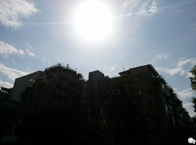 樂金四核旗艦機LG Optimus G 採水晶反射處理