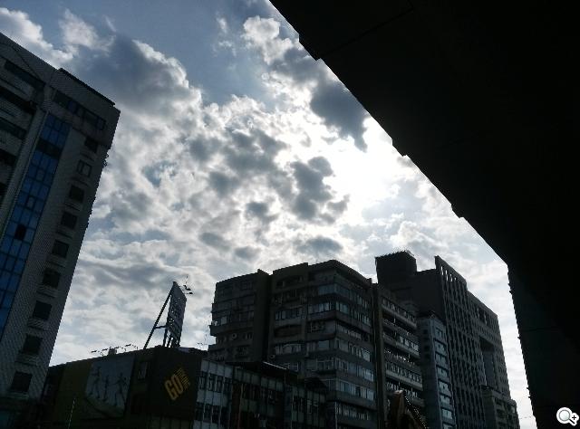 樂金四核旗艦機LG Optimus G 採水晶反射處理