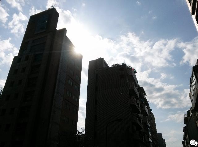 樂金四核旗艦機LG Optimus G 採水晶反射處理