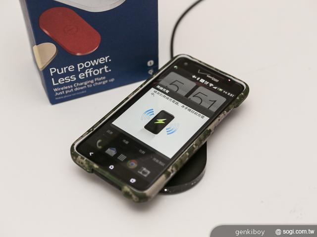Qi隨放隨充、生活無線 DT-900無線充電板實測