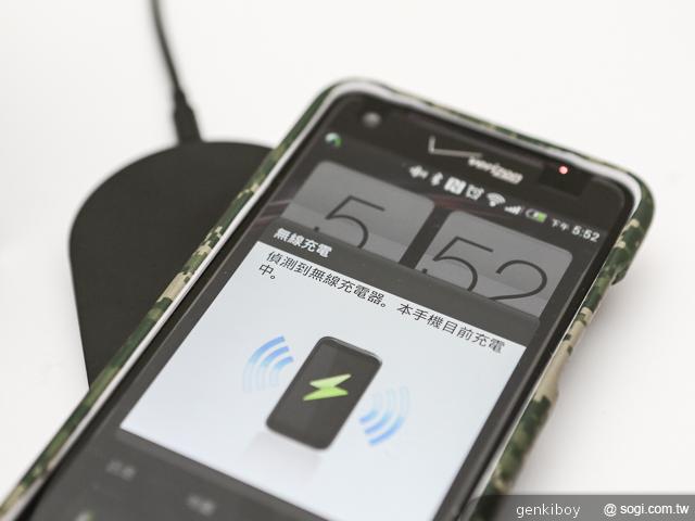 Qi隨放隨充、生活無線 DT-900無線充電板實測