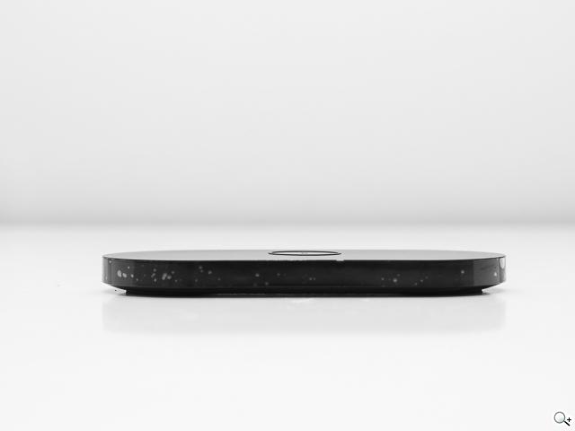 Qi隨放隨充、生活無線 DT-900無線充電板實測