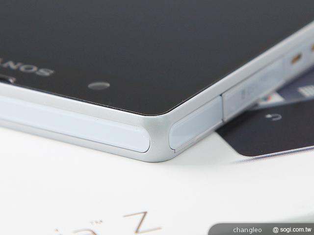 【圖賞】白色情人節首選！Sony Xperia Z C6602鏡瀲白
