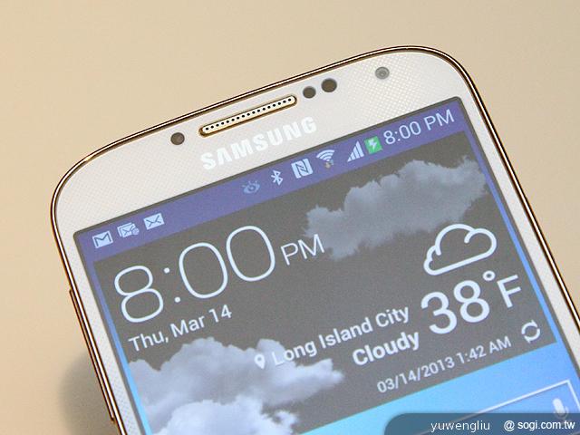 三星GALAXY S4外型直擊加S3簡單比較【SAMSUNG UNPACKED 2013】 三星GALAXY S4外型直擊加S3簡單比較【SAMSUNG UNPACKED 2013】