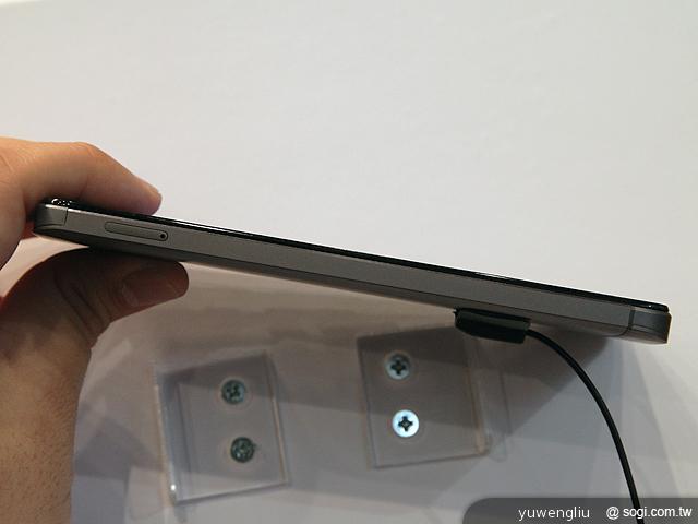 華碩PadFone Infinity登台 四電信同賣32G單機20990