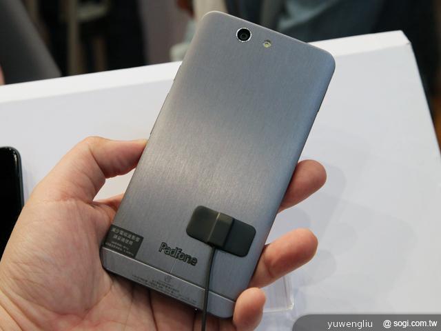 華碩PadFone Infinity登台 四電信同賣32G單機20990