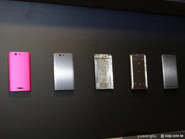 華碩PadFone Infinity登台 四電信同賣32G單機20990