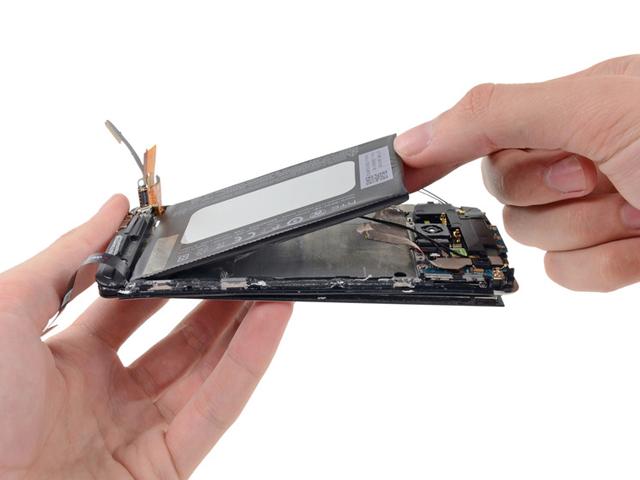 新HTC One拆透透 iFixit：很難修
