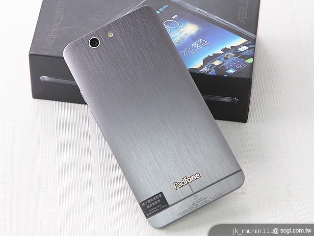 華碩Padfone Infinity變形手機 五吋全鋁機身賞