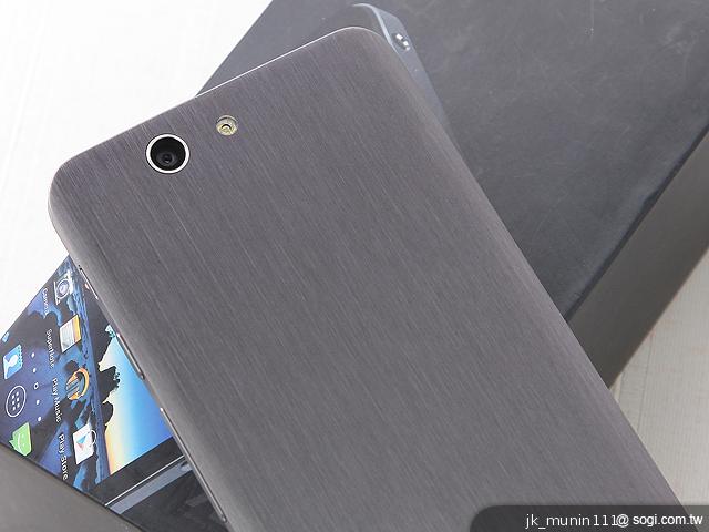 華碩Padfone Infinity變形手機 五吋全鋁機身賞