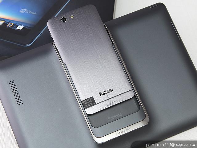 華碩Padfone Infinity變形手機 五吋全鋁機身賞