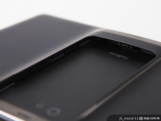 華碩Padfone Infinity變形手機 五吋全鋁機身賞