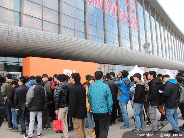 米粉節直擊 台版小米手機MI 2S實測！【米粉節2013】