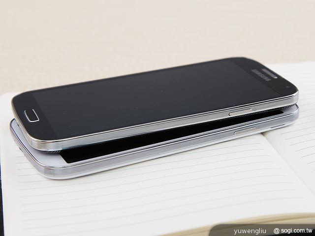 三星GALAXY S4 i9500黑白雙色外型圖賞