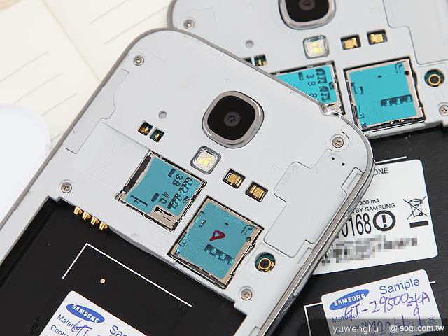 三星GALAXY S4 i9500黑白雙色外型圖賞