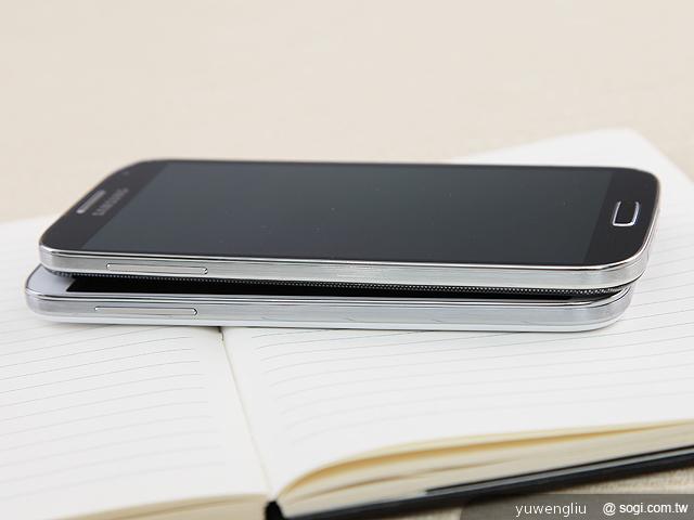三星GALAXY S4 i9500黑白雙色外型圖賞