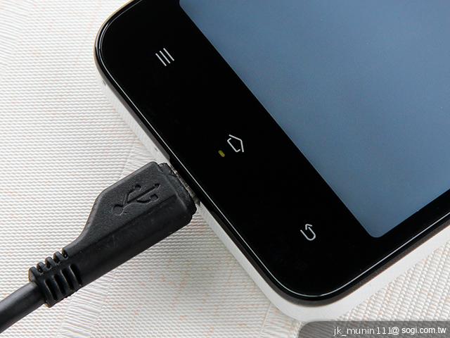 平價旗艦機皇升級版 台版小米手機2S評測