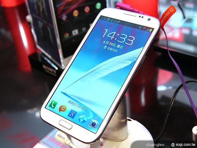 遠傳西門電信潮店 跨界與潮牌STAYREAL合作