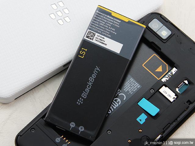 BlackBerry Z10輕鬆「Flow」、隨時「Hub」