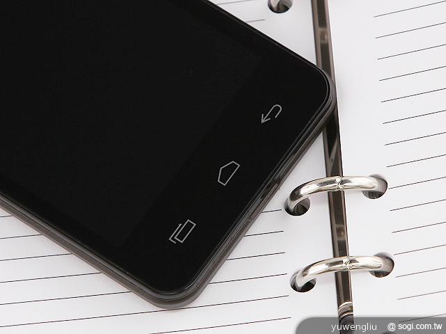 國產4.5吋、雙卡雙核 GSmart Maya M1