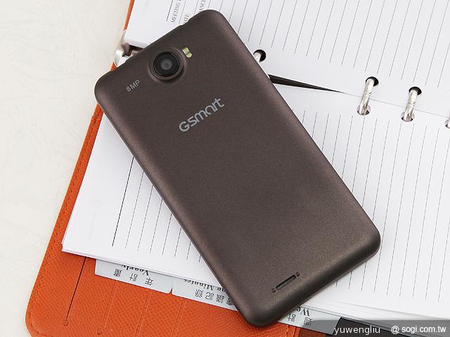 國產4.5吋、雙卡雙核 GSmart Maya M1