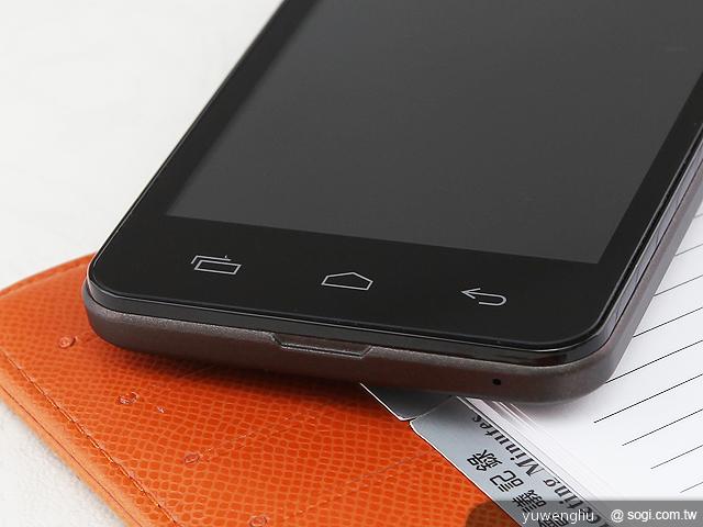 國產4.5吋、雙卡雙核 GSmart Maya M1